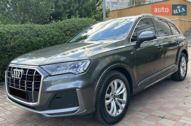 Внедорожник / Кроссовер Audi Q7 2021 в 