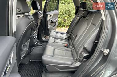 Внедорожник / Кроссовер Audi Q7 2021 в 