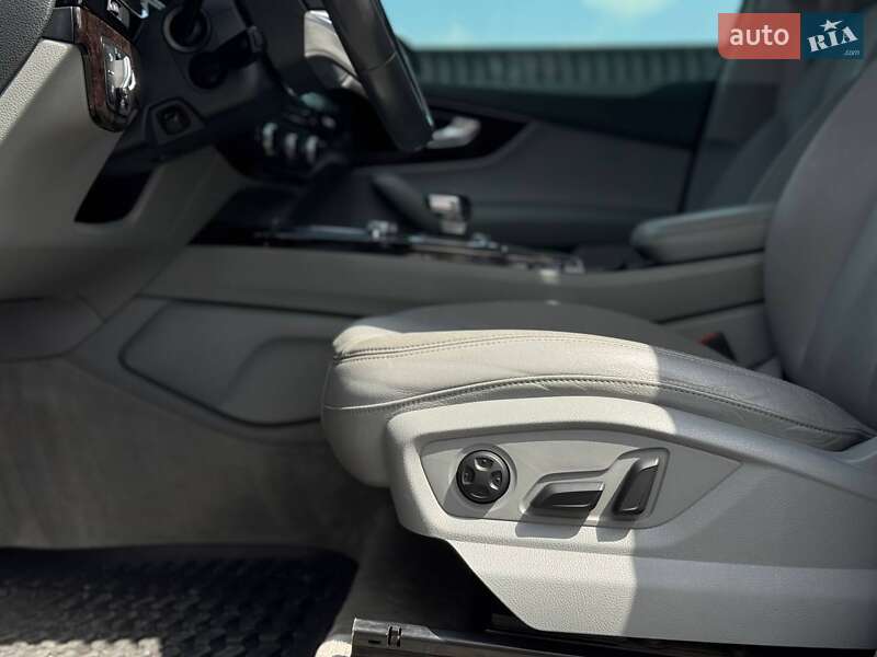 Позашляховик / Кросовер Audi Q7 2016 в Львові