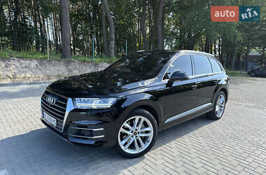 Позашляховик / Кросовер Audi Q7 2017 в Луцьку