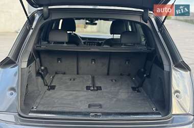Внедорожник / Кроссовер Audi Q7 2021 в 