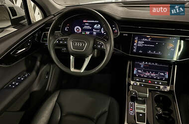 Внедорожник / Кроссовер Audi Q7 2023 в 