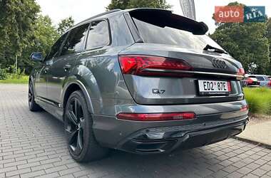 Внедорожник / Кроссовер Audi Q7 2020 в 