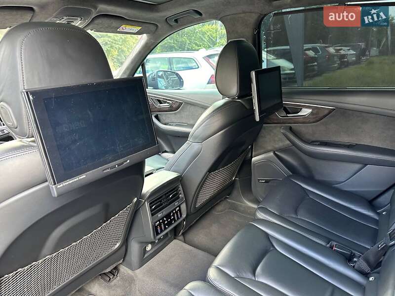Внедорожник / Кроссовер Audi Q7 2020 в 