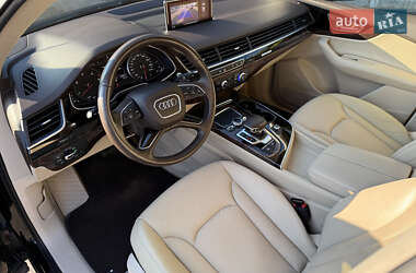 Внедорожник / Кроссовер Audi Q7 2015 в 