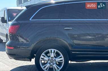 Внедорожник / Кроссовер Audi Q7 2011 в 