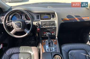 Внедорожник / Кроссовер Audi Q7 2011 в 