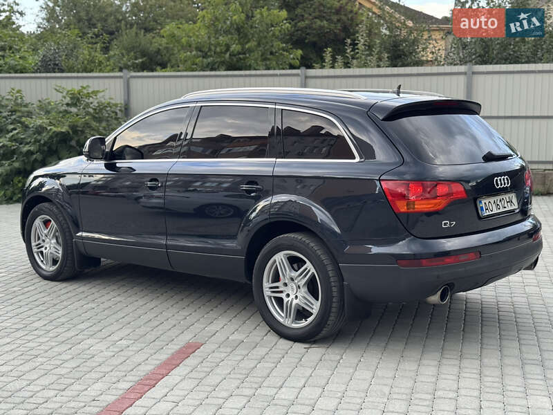Внедорожник / Кроссовер Audi Q7 2007 в Мукачево