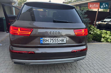 Внедорожник / Кроссовер Audi Q7 2017 в 