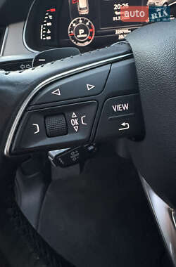 Внедорожник / Кроссовер Audi Q7 2017 в 