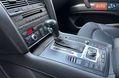 Внедорожник / Кроссовер Audi Q7 2007 в 