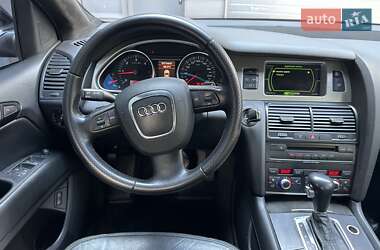 Внедорожник / Кроссовер Audi Q7 2007 в 