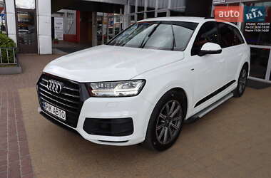 Внедорожник / Кроссовер Audi Q7 2016 в 