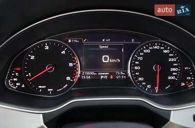 Внедорожник / Кроссовер Audi Q7 2016 в 