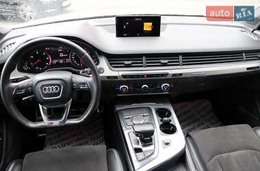 Внедорожник / Кроссовер Audi Q7 2016 в 