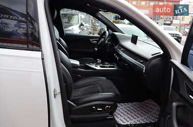 Внедорожник / Кроссовер Audi Q7 2016 в 