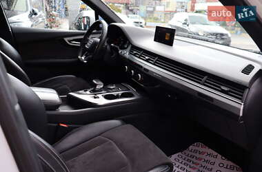 Внедорожник / Кроссовер Audi Q7 2016 в 