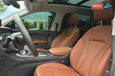 Внедорожник / Кроссовер Audi Q7 2023 в 