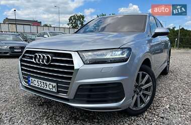 Внедорожник / Кроссовер Audi Q7 2017 в 