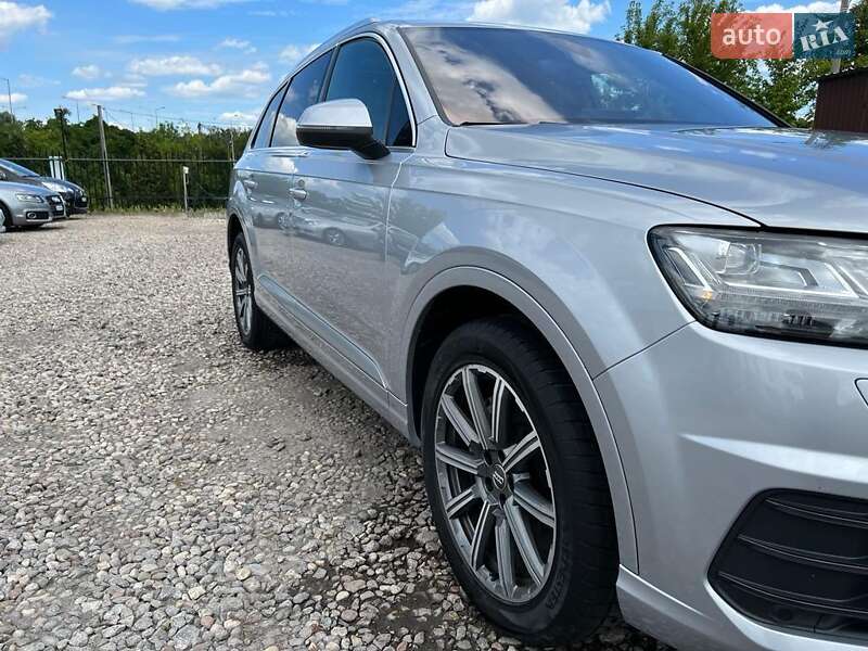 Внедорожник / Кроссовер Audi Q7 2017 в Любомле