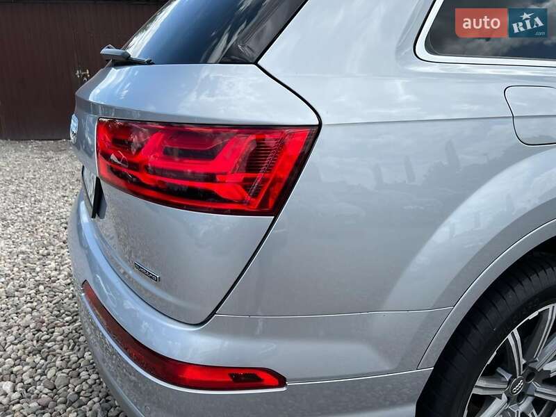 Внедорожник / Кроссовер Audi Q7 2017 в Любомле