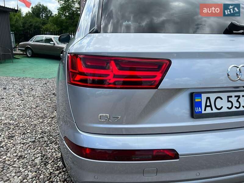 Внедорожник / Кроссовер Audi Q7 2017 в Любомле