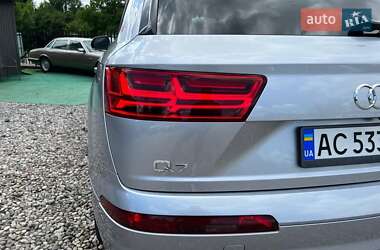 Внедорожник / Кроссовер Audi Q7 2017 в 