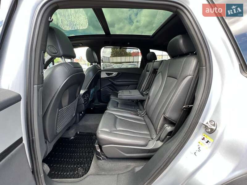 Внедорожник / Кроссовер Audi Q7 2017 в Любомле