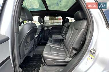 Внедорожник / Кроссовер Audi Q7 2017 в 