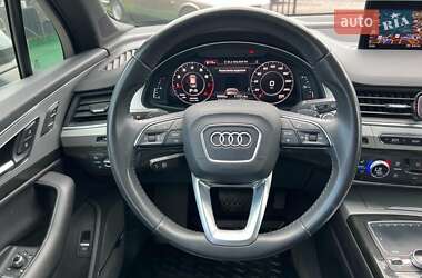 Внедорожник / Кроссовер Audi Q7 2017 в 