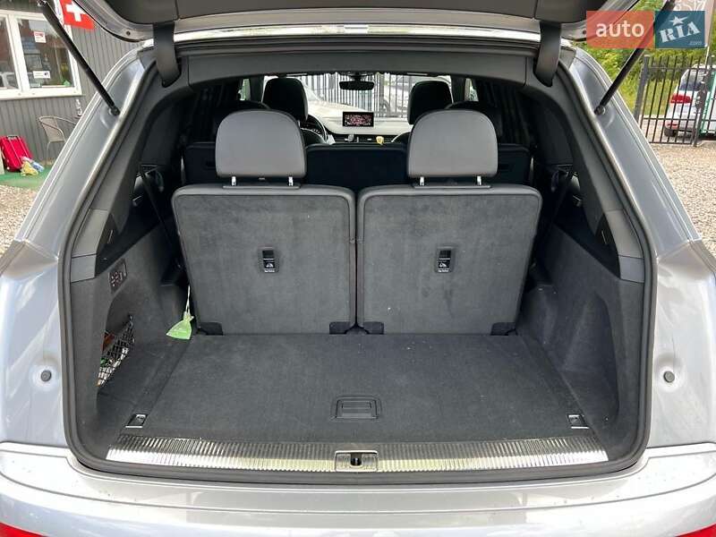 Внедорожник / Кроссовер Audi Q7 2017 в Любомле