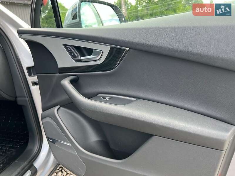 Внедорожник / Кроссовер Audi Q7 2017 в Любомле