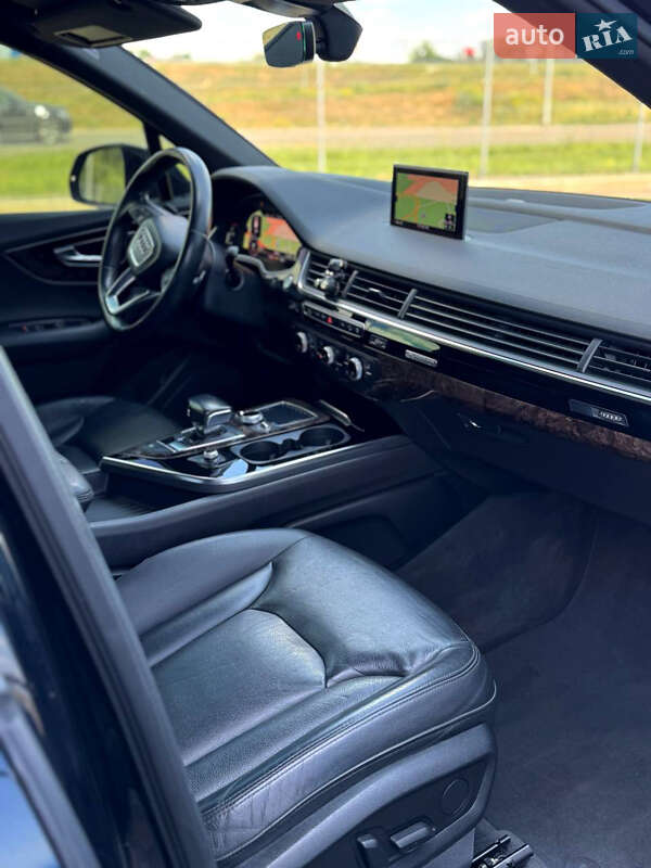 Внедорожник / Кроссовер Audi Q7 2017 в Днепре