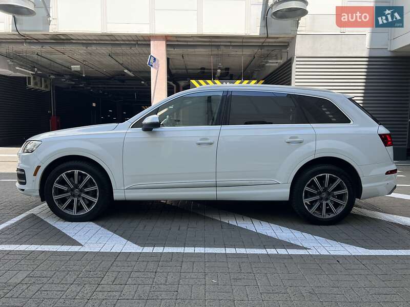 Внедорожник / Кроссовер Audi Q7 2019 в Киеве
