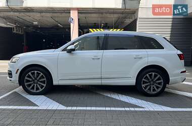 Внедорожник / Кроссовер Audi Q7 2019 в 