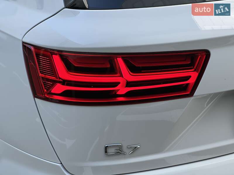 Внедорожник / Кроссовер Audi Q7 2019 в Киеве