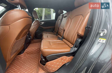 Внедорожник / Кроссовер Audi Q7 2017 в 