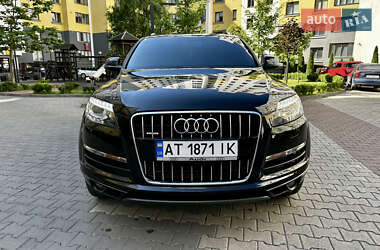 Внедорожник / Кроссовер Audi Q7 2015 в 