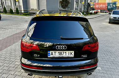 Внедорожник / Кроссовер Audi Q7 2015 в 
