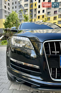 Внедорожник / Кроссовер Audi Q7 2015 в 