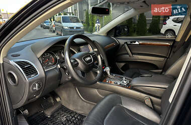 Внедорожник / Кроссовер Audi Q7 2015 в 