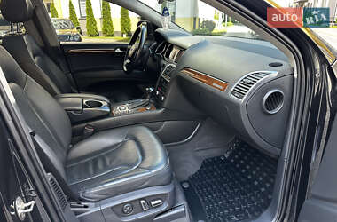 Внедорожник / Кроссовер Audi Q7 2015 в 