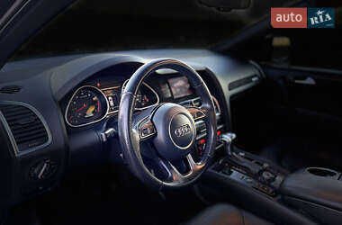 Внедорожник / Кроссовер Audi Q7 2015 в 