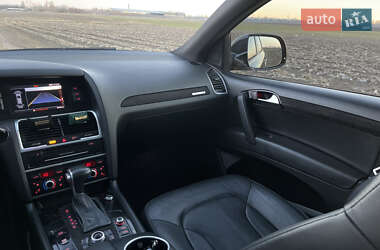 Внедорожник / Кроссовер Audi Q7 2015 в 