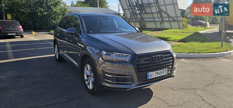Внедорожник / Кроссовер Audi Q7 2019 в 
