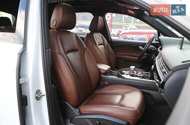 Внедорожник / Кроссовер Audi Q7 2018 в 