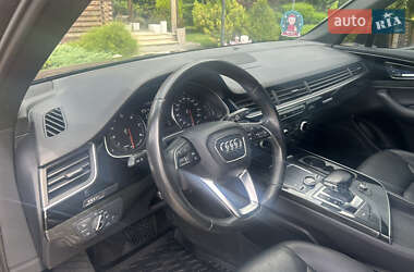 Внедорожник / Кроссовер Audi Q7 2017 в 