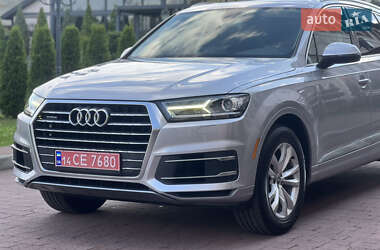 Внедорожник / Кроссовер Audi Q7 2017 в 