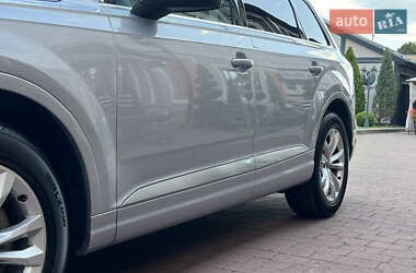 Внедорожник / Кроссовер Audi Q7 2017 в 