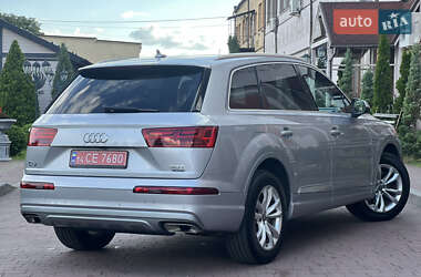 Внедорожник / Кроссовер Audi Q7 2017 в 